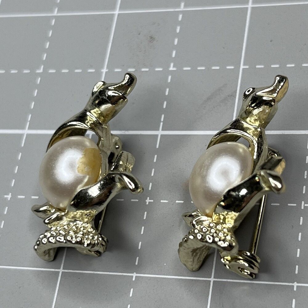 Seal Pin Brooch Gold Tone With A Faux Pearl Jelly Belly Circus Estate Vintage 1”